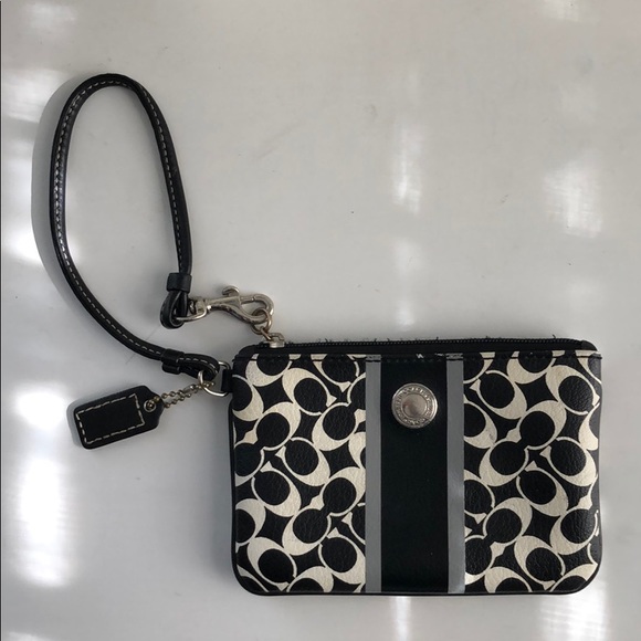 Coach Handbags - Coach Wristlet Coach Handbags - Coach Wristlet